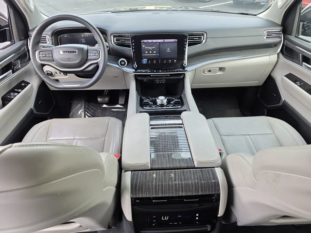 Used 2022 Jeep Wagoneer Series III AWD/4WD image 8