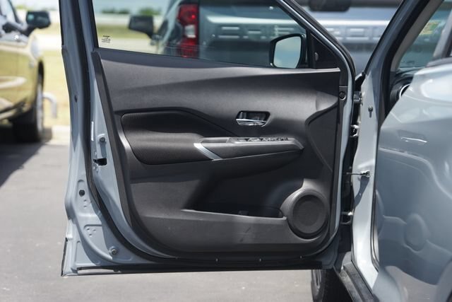 Used 2021 Nissan Kicks SV FWD image 30