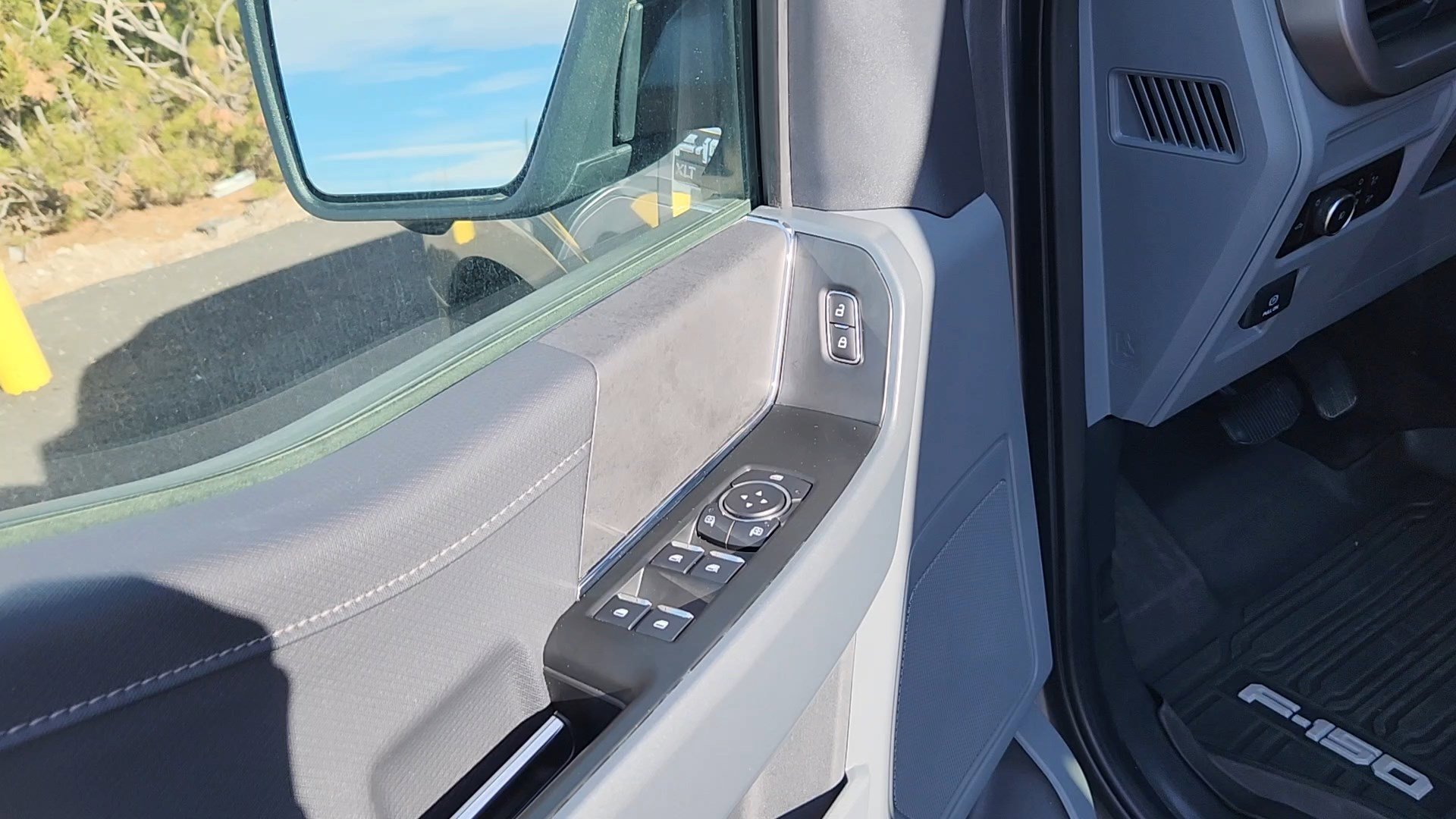 Certified 2024 Ford F150 XLT w/ FX4 Off-Road Package image 8