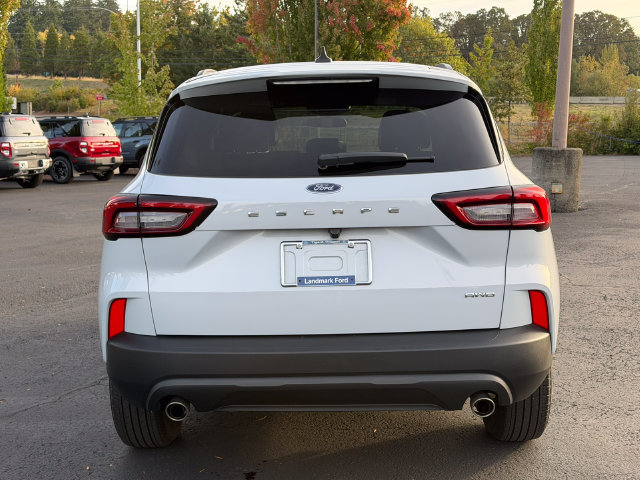Certified 2025 Ford Escape ST-Line Select AWD/4WD image 5
