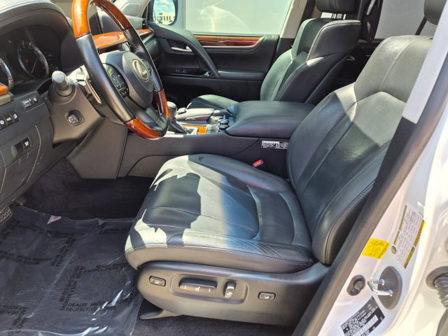Used 2017 Lexus LX 570 4WD w/ Luxury Package image 16