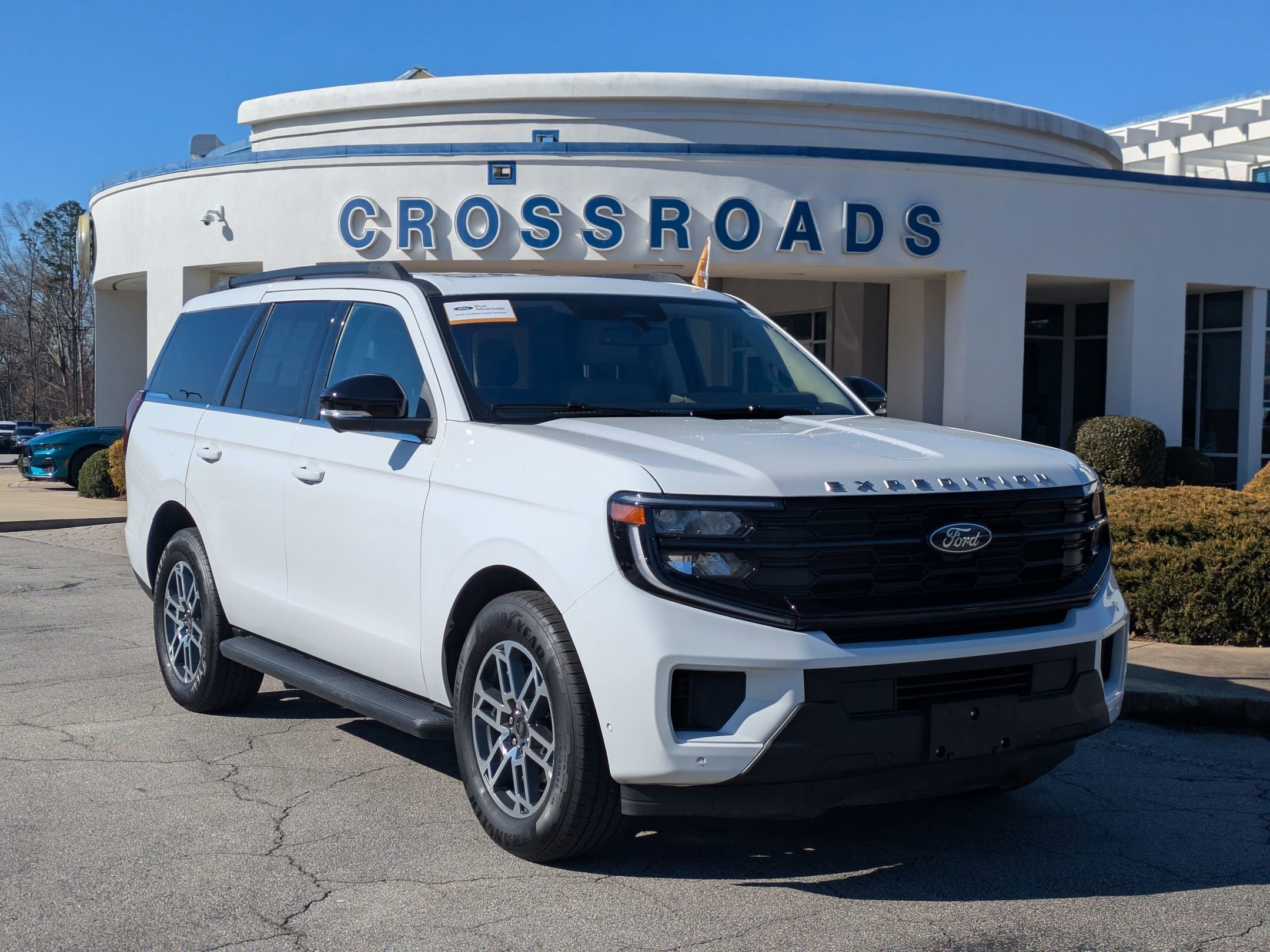 Certified 2025 Ford Expedition Active image 1