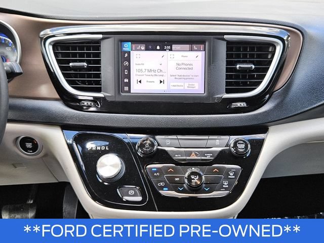 Used 2022 Chrysler Voyager LX FWD image 24