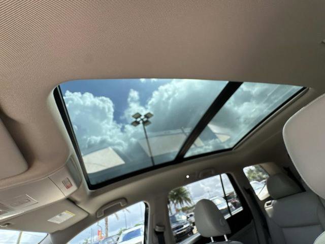 Used 2023 Volkswagen Atlas SE w/ Panoramic Sunroof Package image 31