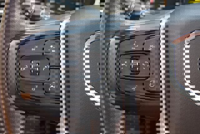 Used 2021 GMC Yukon SLT w/ SLT Luxury Plus Package image 29