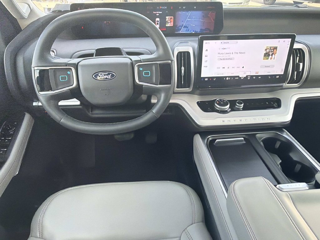 Certified 2025 Ford Expedition Active AWD/4WD image 18