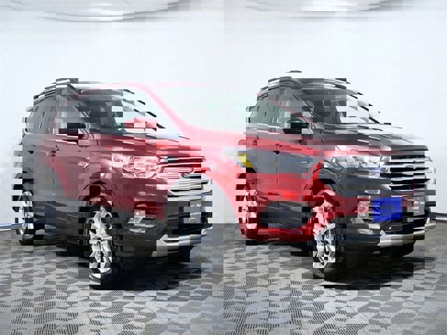 Certified 2018 Ford Escape SE w/ SE Sync 3 Package