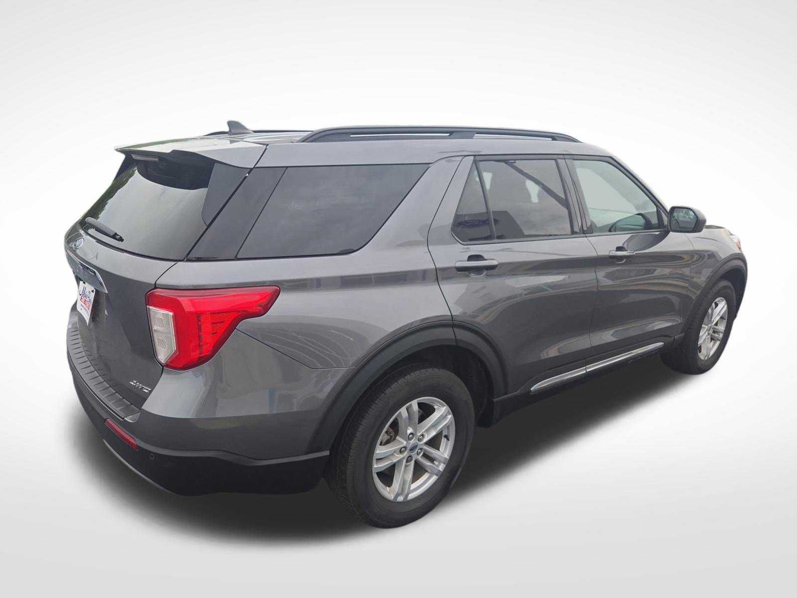 Certified 2024 Ford Explorer XLT w/ Equipment Group 202A AWD/4WD image 7