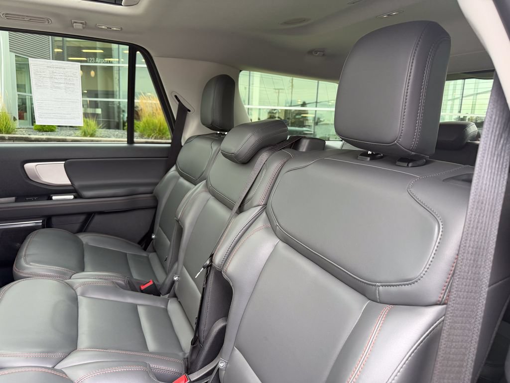 Certified 2025 Ford Expedition Active AWD/4WD image 14