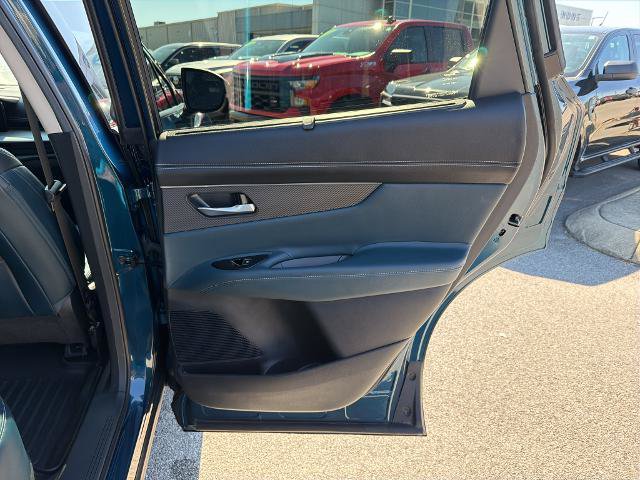 Used 2025 Nissan Murano Platinum AWD/4WD image 25
