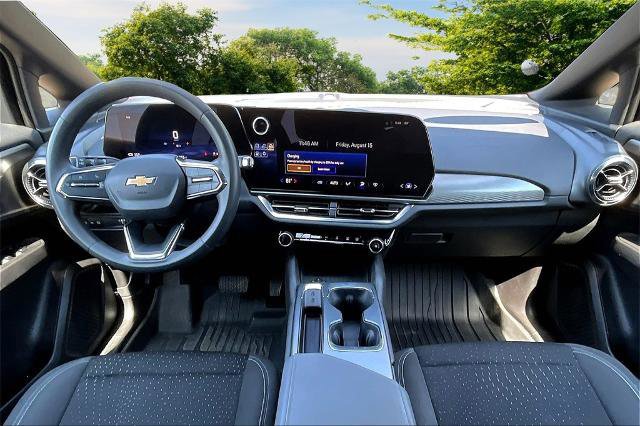 Used 2025 Chevrolet Equinox EV LT image 16