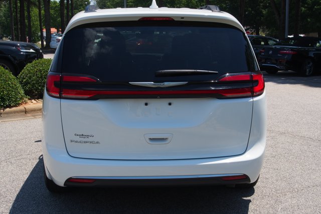 Used 2022 Chrysler Pacifica Touring-L FWD image 7