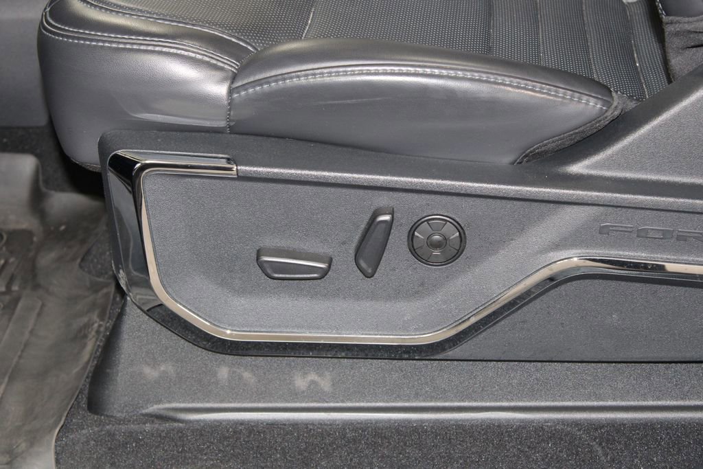 Certified 2025 Ford F350 Platinum image 24