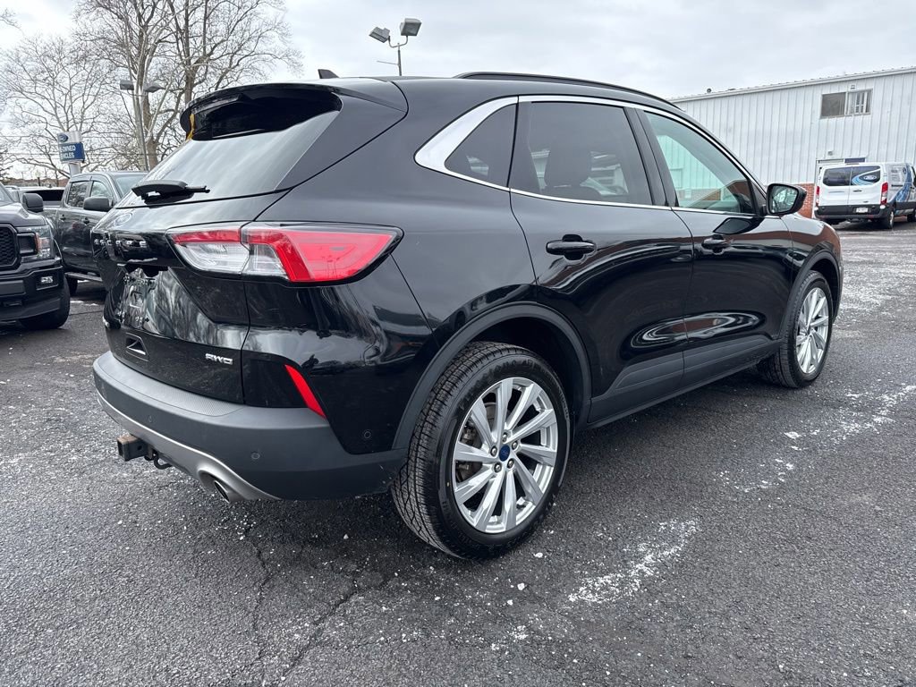 Certified 2022 Ford Escape Titanium w/ Titanium Elite Package image 3