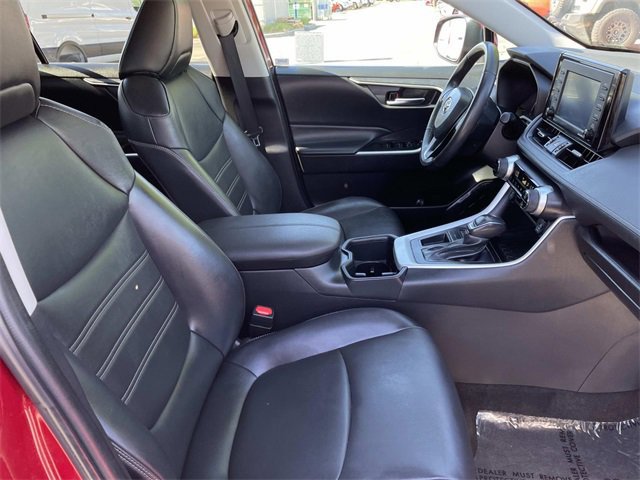 Used 2022 Toyota RAV4 XLE Premium image 33