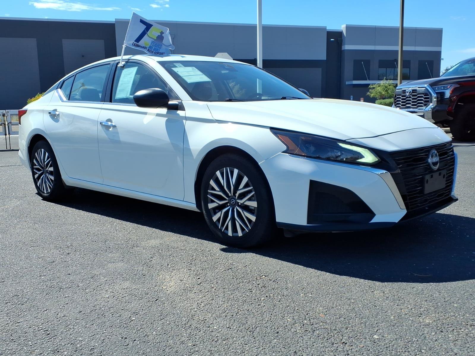 Used 2025 Nissan Altima 2.5 SV FWD image 8