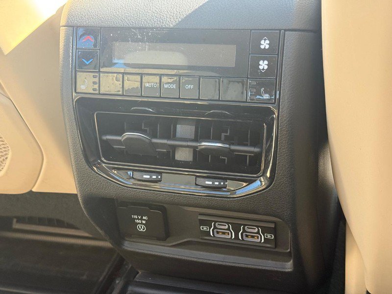 Used 2021 Jeep Grand Cherokee L Limited AWD/4WD image 17
