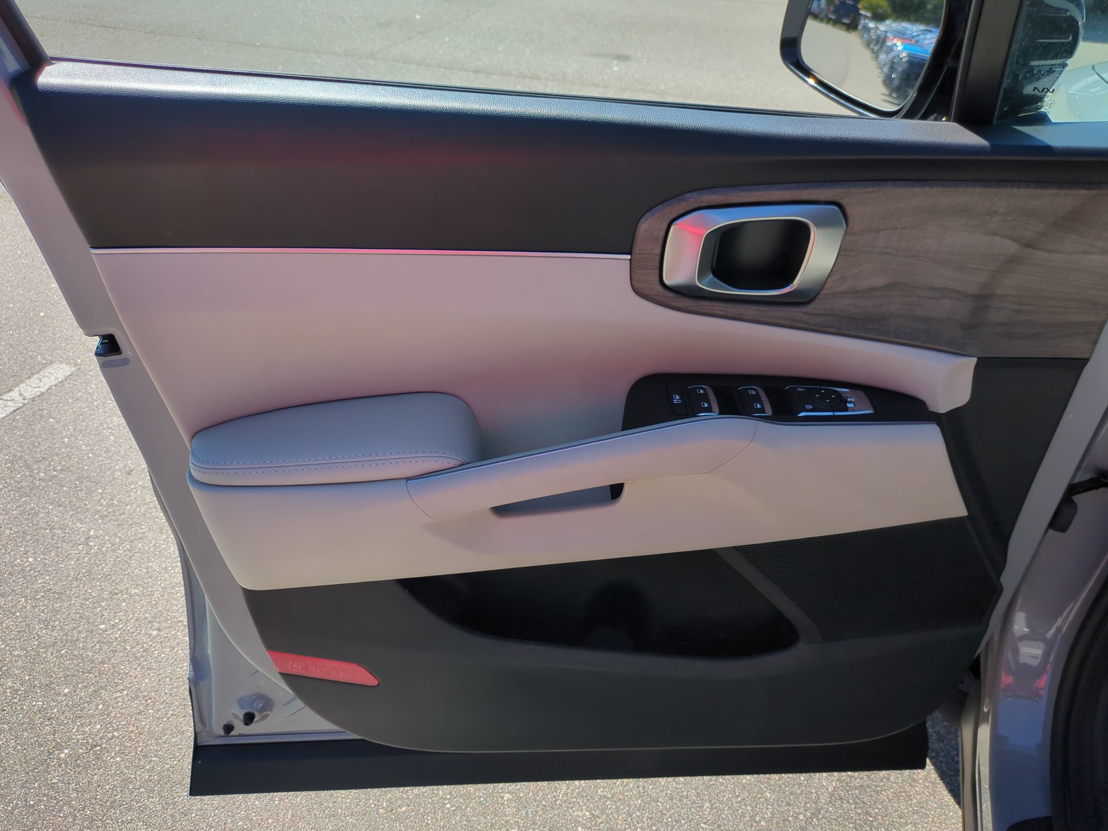 Used 2023 Kia Sorento EX w/ Panoramic Sunroof Package FWD image 14