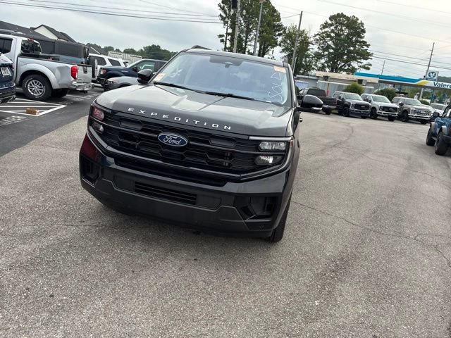 Certified 2025 Ford Expedition Active RWD image 6