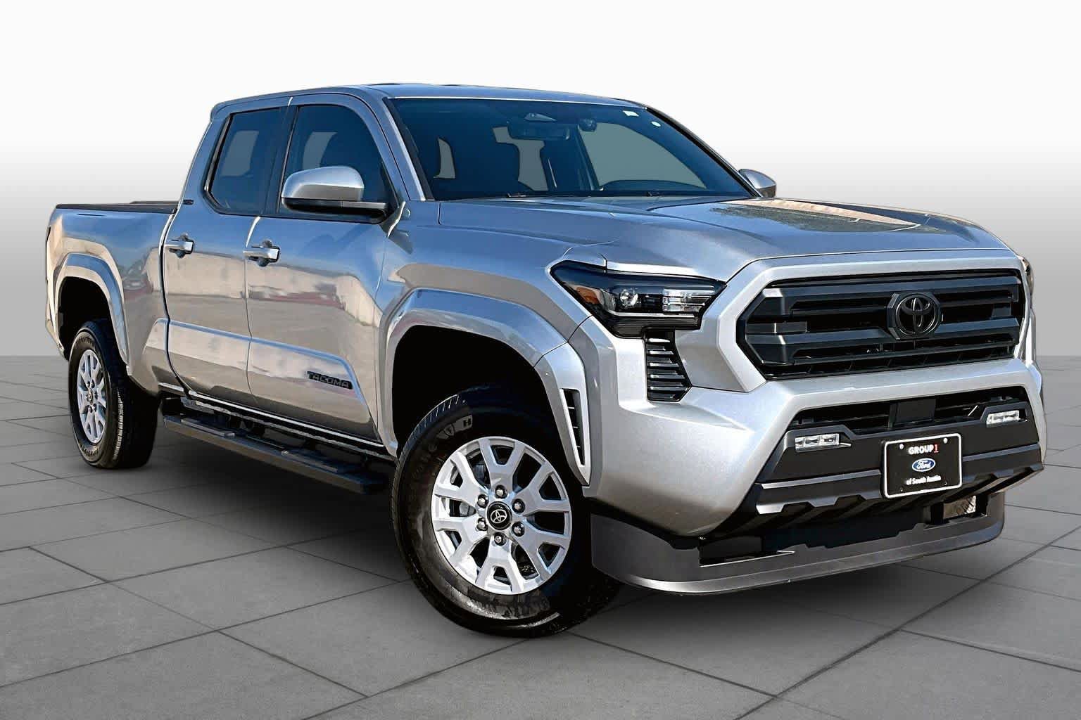 Used 2025 Toyota Tacoma SR5 RWD image 3