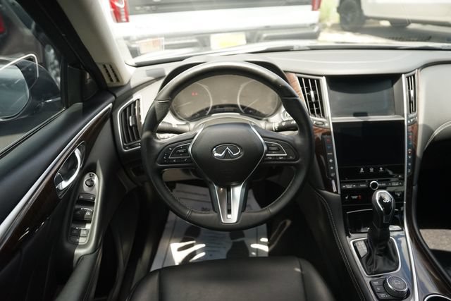 Used 2018 INFINITI Q50 Luxe w/ Essential Package (3.0T Luxe) RWD image 22