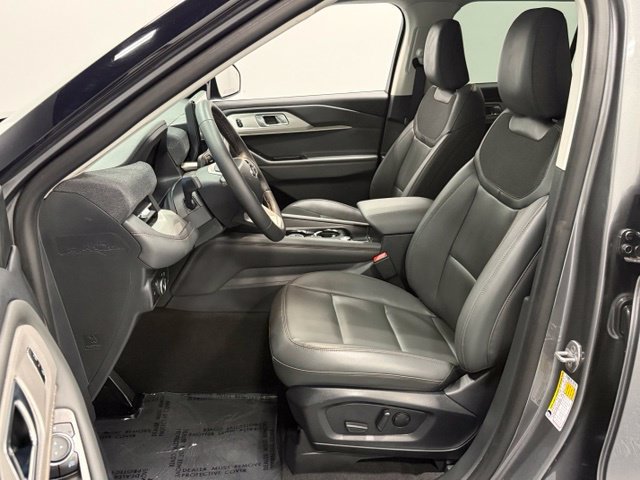 Certified 2026 Ford Explorer Active w/ Active Comfort Package RWD image 13