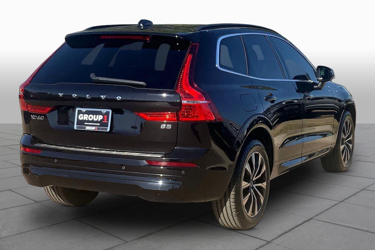 Used 2023 Volvo XC60 B5 Core w/ Climate Package FWD image 13