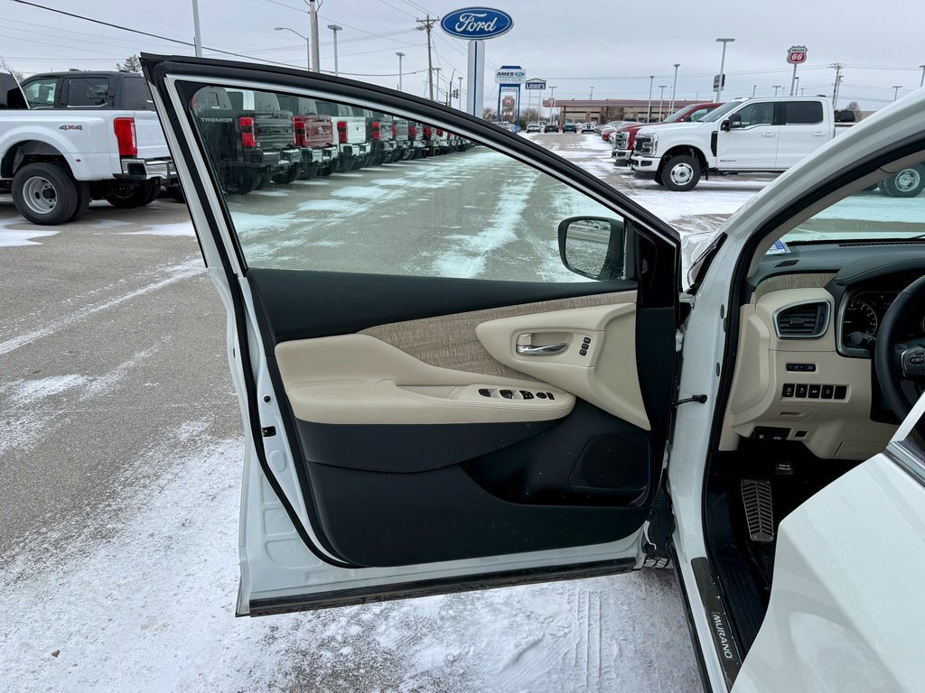 Used 2024 Nissan Murano SL image 12