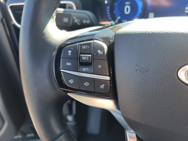 Certified 2022 Ford Explorer Platinum w/ Equipment Group 601A image 30