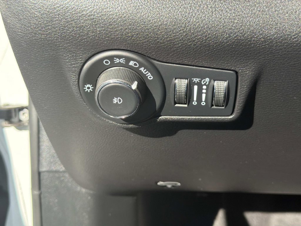 Used 2022 Jeep Compass Latitude w/ Convenience Group AWD/4WD image 21