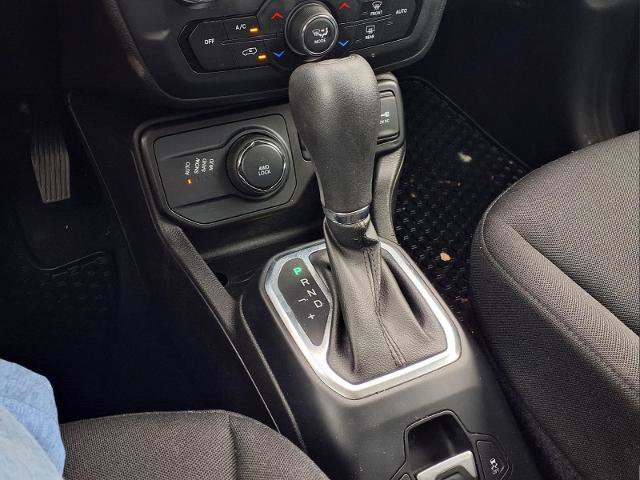 Used 2021 Jeep Renegade Latitude w/ Convenience Group AWD/4WD image 25