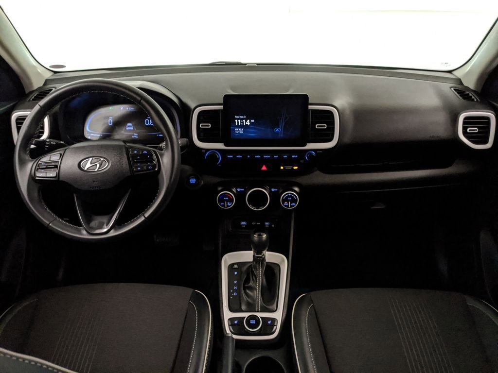 Used 2024 Hyundai Venue Limited image 7