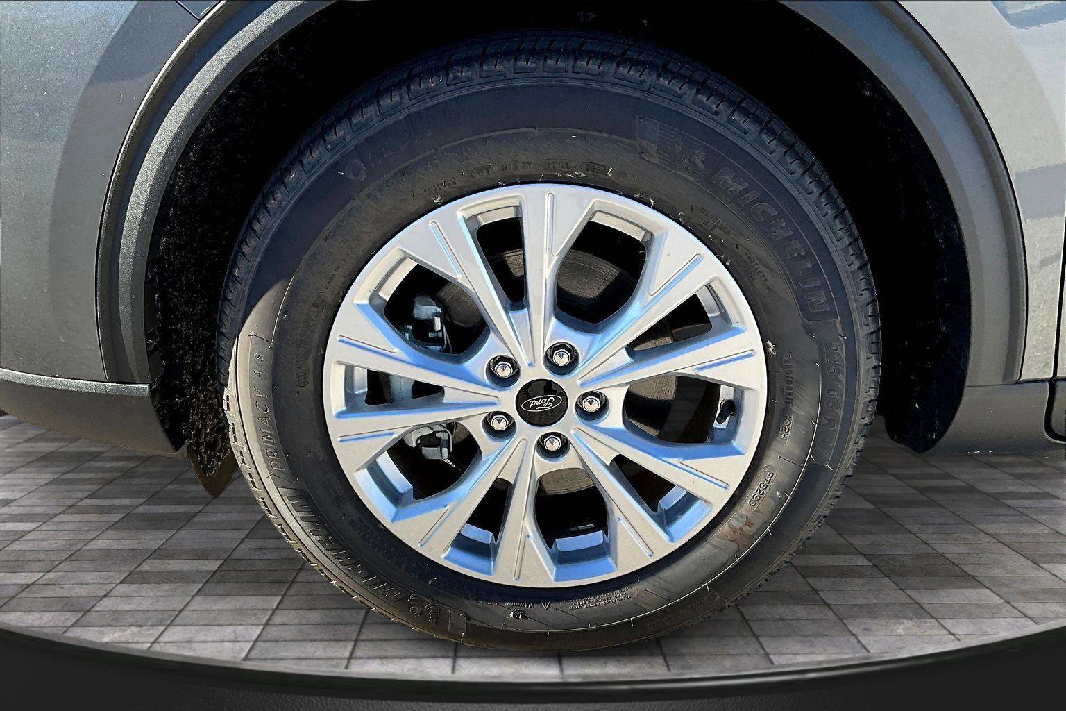 Certified 2025 Ford Escape Active image 25