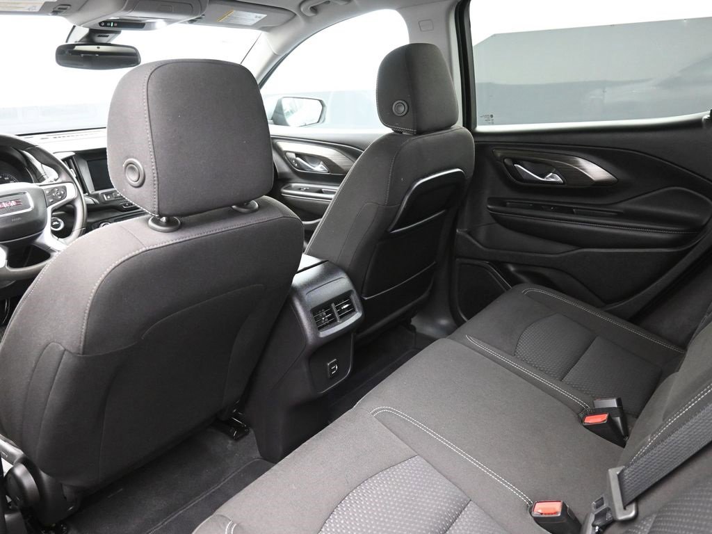 Used 2024 GMC Terrain SLE image 25
