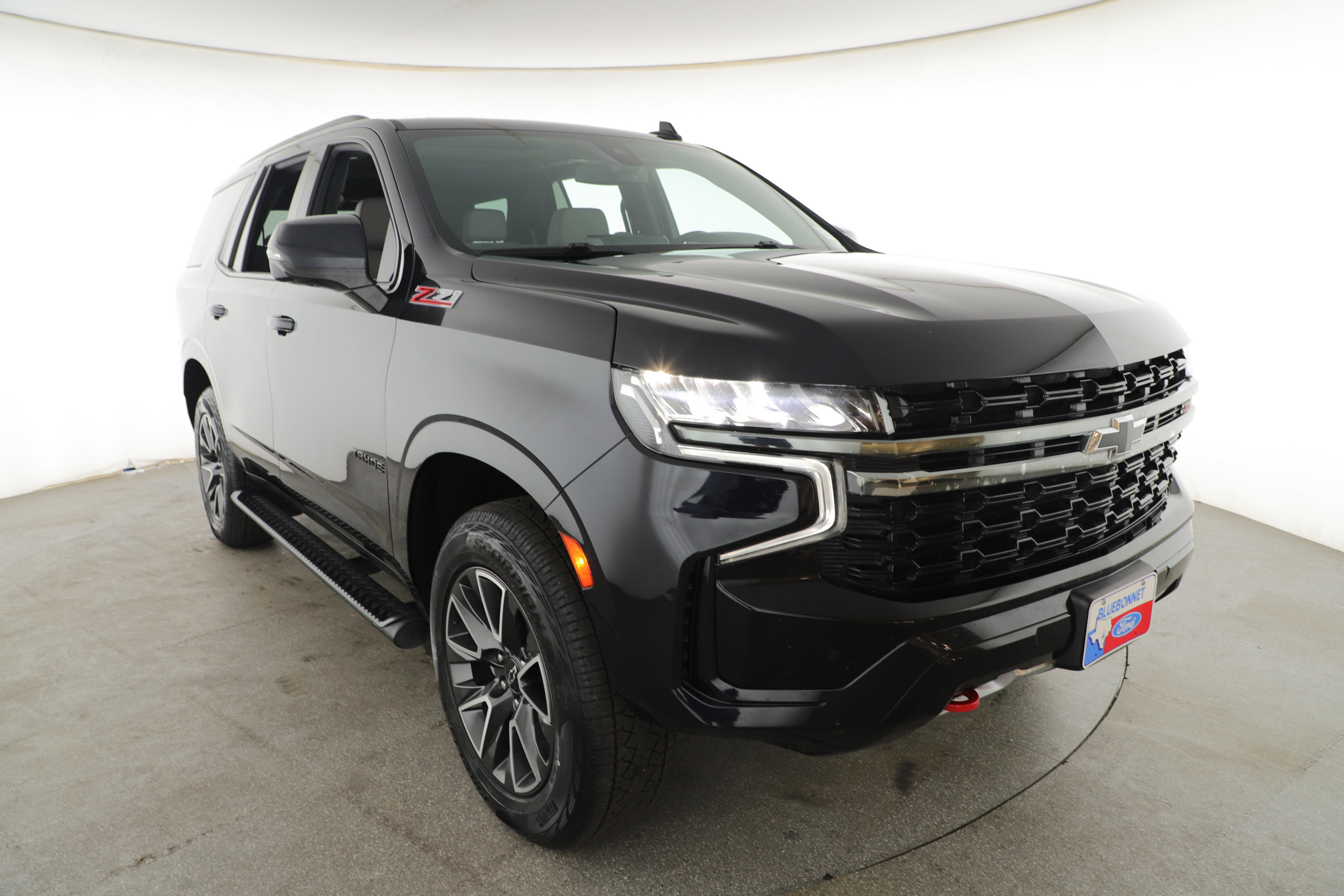 Used 2022 Chevrolet Tahoe Z71 w/ Luxury Package image 3