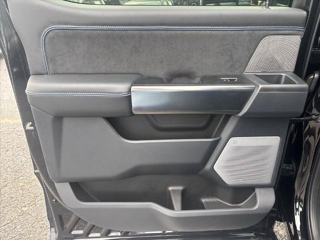 Certified 2025 Ford F450 Platinum w/ FX4 Off-Road Package AWD/4WD image 18