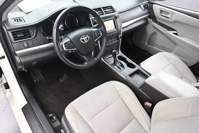 Used 2017 Toyota Camry SE FWD image 11