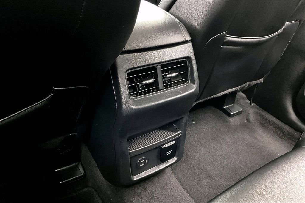 Certified 2022 Ford Edge Titanium AWD/4WD image 33