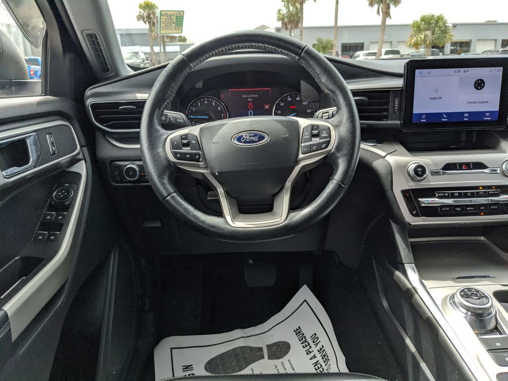 Certified 2022 Ford Explorer XLT w/ Equipment Group 202A image 14