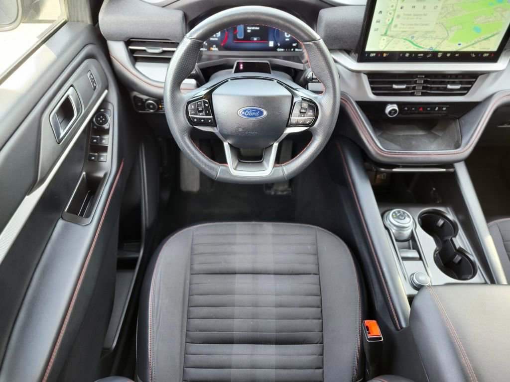 Certified 2025 Ford Explorer ST-Line image 13