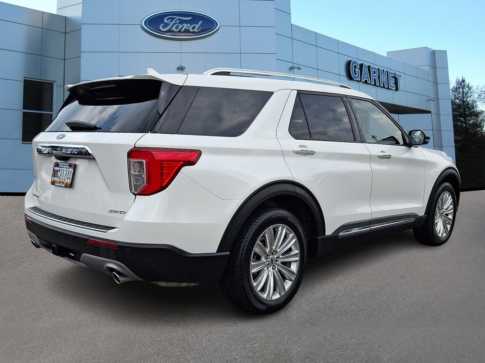 Certified 2023 Ford Explorer Limited w/ Limited Technology Package AWD/4WD image 8
