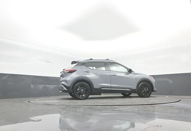 Used 2021 Nissan Kicks SR w/ SR Premium Package image 38