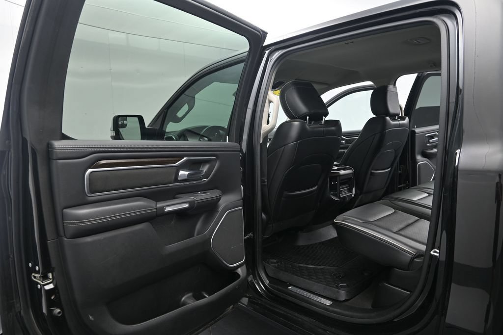 Used 2022 RAM 1500 Laramie AWD/4WD image 13
