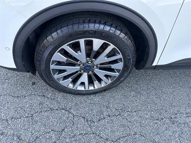 Certified 2020 Ford Escape Titanium image 13