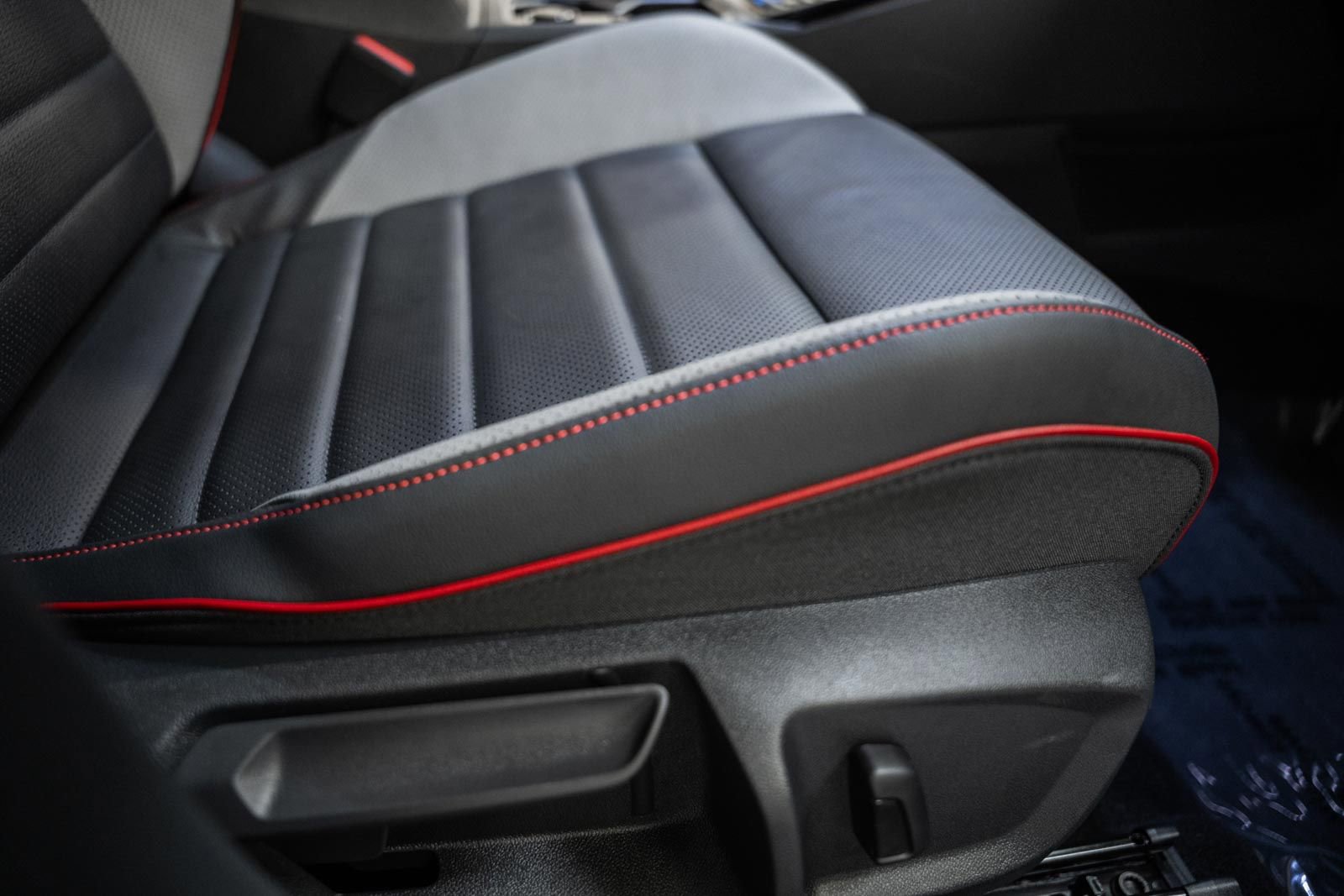 Used 2024 Volkswagen GTI Autobahn image 36