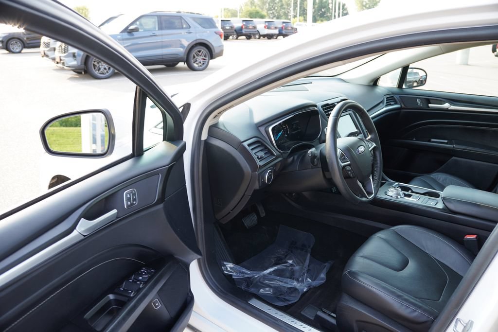 Certified 2020 Ford Fusion Titanium FWD image 14