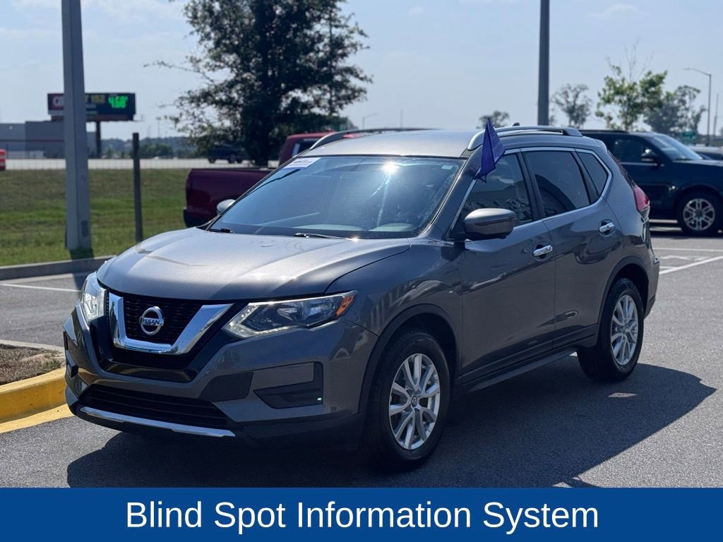 Used 2017 Nissan Rogue SV w/ SV Premium Package FWD image 4