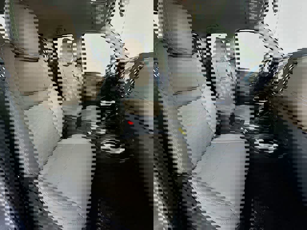 Used 2022 Nissan Frontier SV image 16