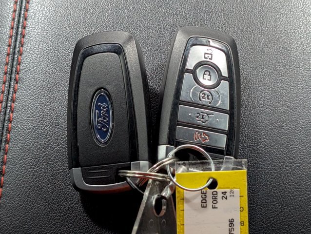 Certified 2024 Ford Edge ST-Line AWD/4WD image 23