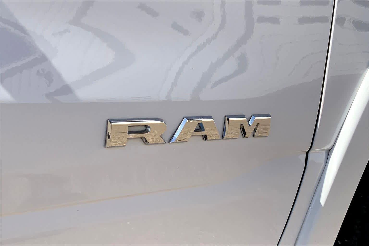 Used 2025 RAM 1500 Laramie w/ Laramie Southwest Edition AWD/4WD image 30